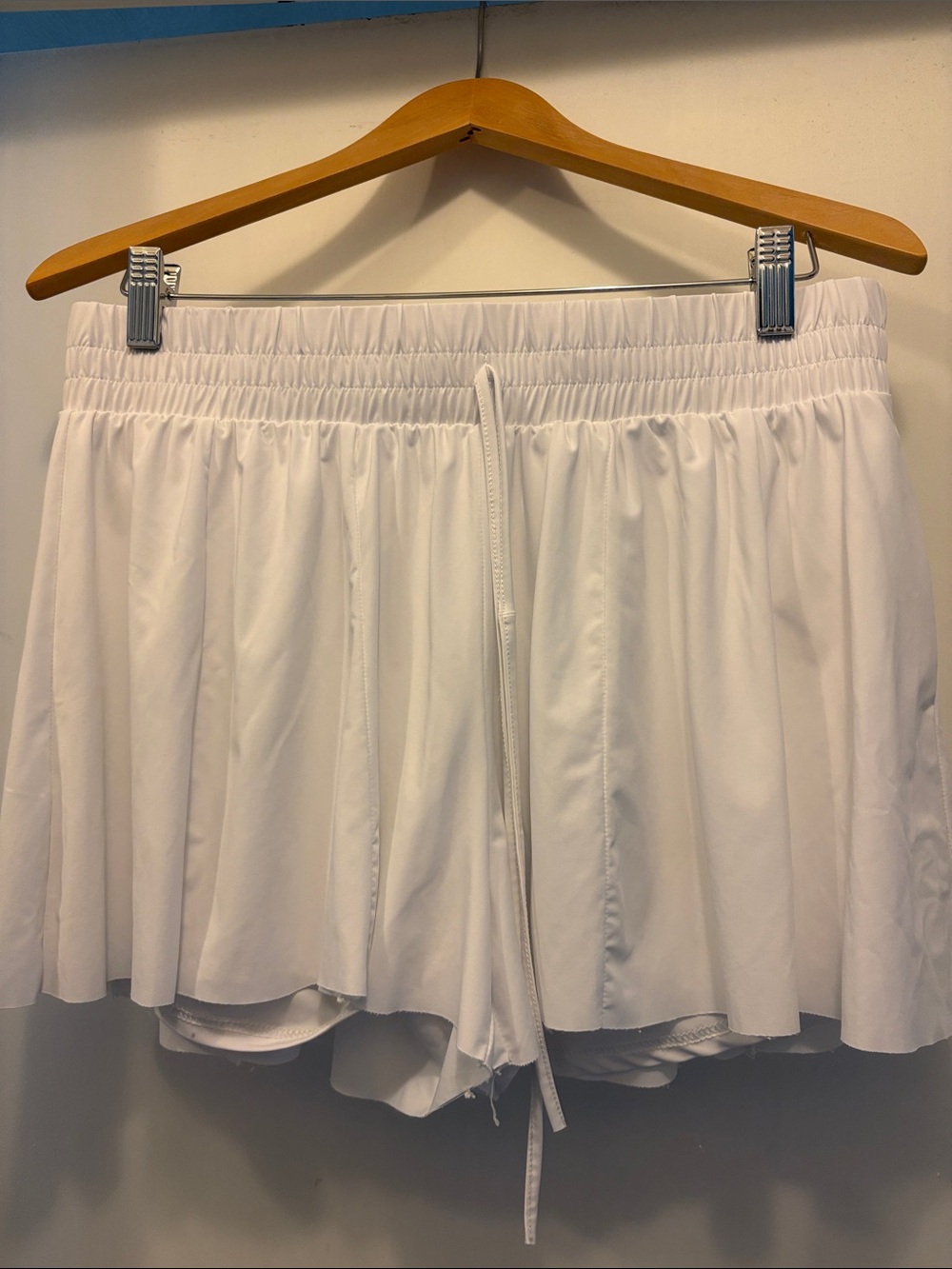 Altar’d State Flowy Silky Short white XL Athletic Skort Shorts